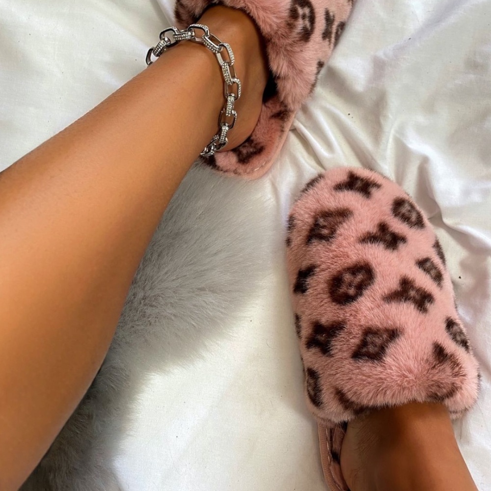 Pink Faux fur Slippers